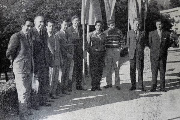 4th Candidates Tournament players and arbiter: Tigran Petrosian, Harry Golombek (arbiter), Mikhail Tal, Svetozar Gligoric, Vasily Smyslov, Pal Benko, Bobby Fischer, Fridrik Olafsson, Paul Keres